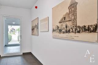 Charmant wonen in Duinbergen met dit gelijkvloers appartement in een historische gebouw, te koop aangeboden door Access Estate. BEZOEKDAG ZONDAG...