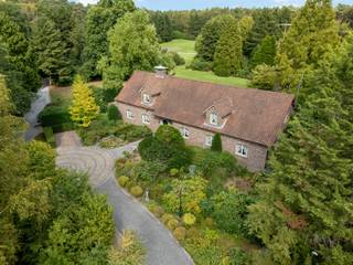 Cette maison exclusive est située à Lanaken et est une construction ouverte avec un magnifique jardin et terrasse. La maison a été construite en...