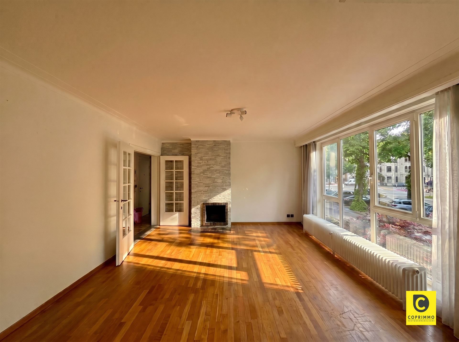 Instapklaar 3 slaapkamer appartement met zonnig terras, kelder en fietsenberging - foto 3