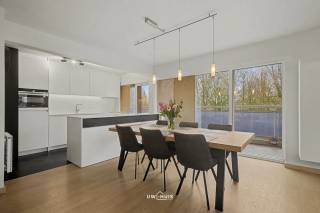 Dit instapklare hoekappartement in het Koningin Fabiolapark te Sint-Niklaas biedt een ideale combinatie van ruimte, comfort en energiezuinigheid...