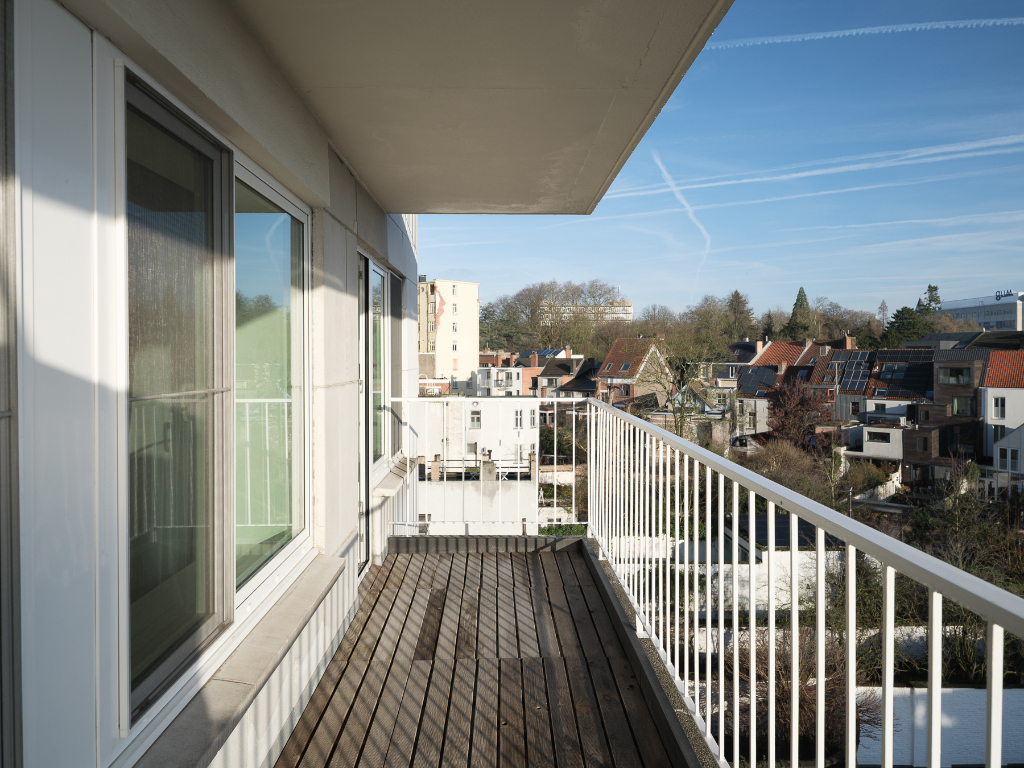 Ruim en lichtrijk 3 slpk appartement met terras nabij het station Gent-Sint-Pieters - foto 4