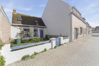 Charmante woning te koop in het dorp Bulskamp (Veurne).Deze woning bevindt zich in de Sint-Bertinusstraat te Bulskamp, een rustige straat in een...