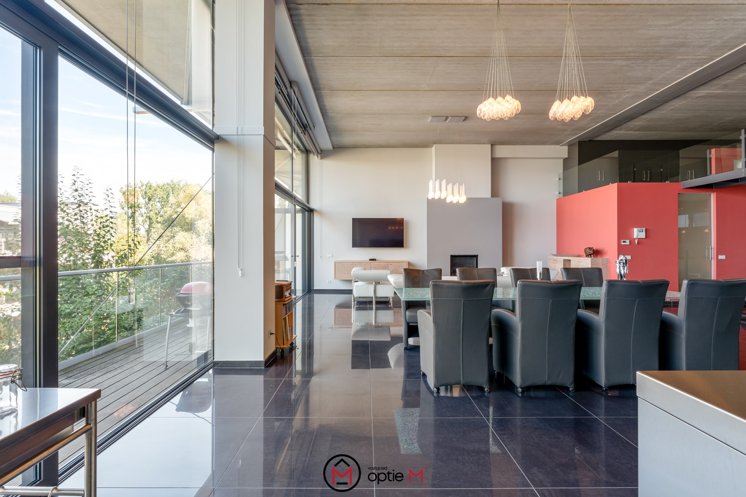 Unieke loft met 2 slaapkamers, terras en parking - foto 4