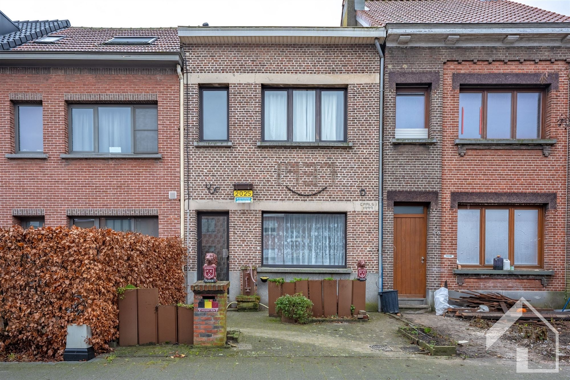 Te renoveren woning met veel potentieel - foto 2