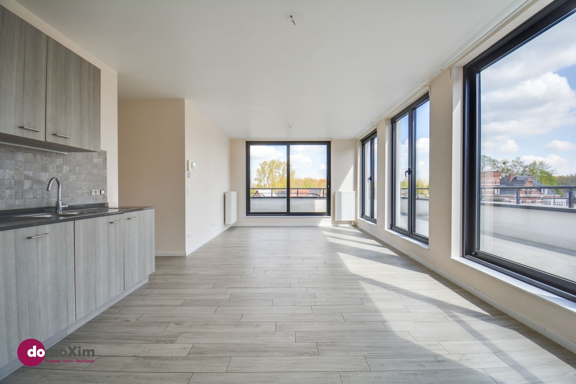 Lichtrijk appartement met 2 slaapkamers en groot terras in hartje Boortmeerbeek - foto 2