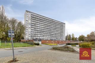 Il ne s'agit pas d'un appartement comme les autres dans la célèbre résidence Dirk Martens. Cet appartement a été entièrement rénové et jouit d'une...