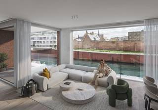 Aan de Leie, in het bruisende hart van Overleie, verrijst een exclusief woonproject met slechts twee unieke stapelwoningen. Een uitzonderlijke kans voor wie op zoek is naar de ruimte van een woning, het comfort van een appartement en een toplocatie in Kortrijk.<br /><br />Word elke dag wakker met een panoramisch uitzicht op de Leie en geniet van een woonomgeving waar licht, ruimte en elegantie centraal staan. Royale glaspartijen brengen buiten naar binnen, terwijl hoogwaardige materialen, verfijnde afwerkingen en tijdloze architectuur zorgen voor een stijlvolle en duurzame woonbeleving. <br /><br />Deze exclusieve stapelwoningen combineren privacy en comfort op een unieke manier. Elke woning beschikt over een eigen private inkom op het gelijkvloers, aangevuld met praktische bergruimte voor fietsen en extra opslag. Via de lift of de trappenhal bereikt u rechtstreeks uw woning, waardoor rust en discretie gegarandeerd zijn.<br /><br />Met Eribo kiest u voor een persoonlijke aanpak waarbij kwaliteit en service vooropstaan. Van aankoop tot oplevering begeleiden we u bij elke stap. Samen selecteren we hoogwaardige materialen, exclusieve afwerkingen en tijdloze kleuren, zodat uw woning perfect aansluit bij uw wensen en levensstijl.<br /><br />Dit is wonen op het hoogste niveau: een kleinschalig project waar exclusiviteit, architectuur en een unieke ligging aan de Leie samenkomen. Ontdek een zeldzame woonkans op één van de meest gegeerde locaties van Kortrijk.<br /><br />Wilt u hier graag wonen? Maak dan nu snel een afspraak via ben@eribo.be of 0488/942.643.