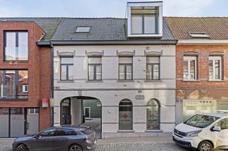 Praktijkruimte te koop in hartje Wervik. Deze locatie biedt voldoende parkeermogelijkheden en is makkelijk bereikbaar. Door de unieke...