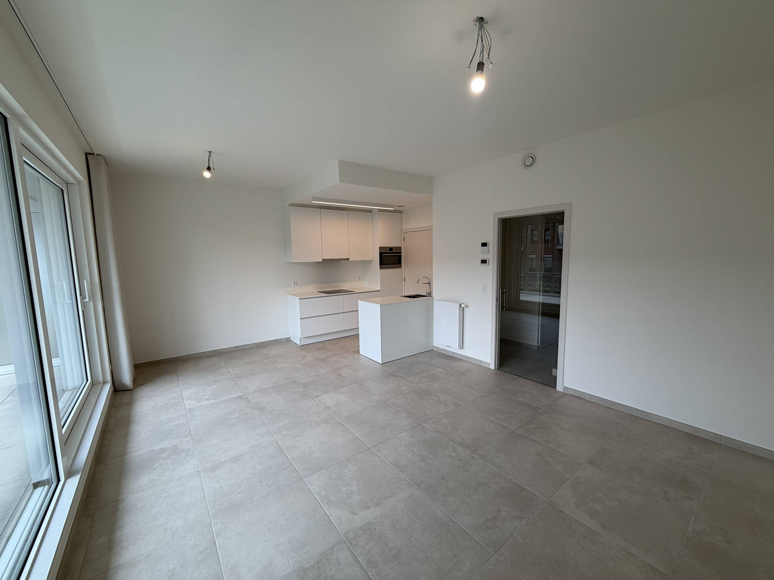 Lichtrijk Nieuwbouwappartement met 2 SLPK in Roeselare - foto 4