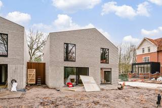 In domein "Op Hoop van Zegen" een vrijstaande nieuwbouwwoning op ca. 538 m² grondGelegen aan de Lage Kaart 452 in het begeerde Brasschaat, biedt dit...
