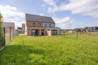 De woningen zijn gelegen in het charmante Laakdal, in een doodlopende straat in een rustige, groene omgeving. De woningen zijn uitstekend...