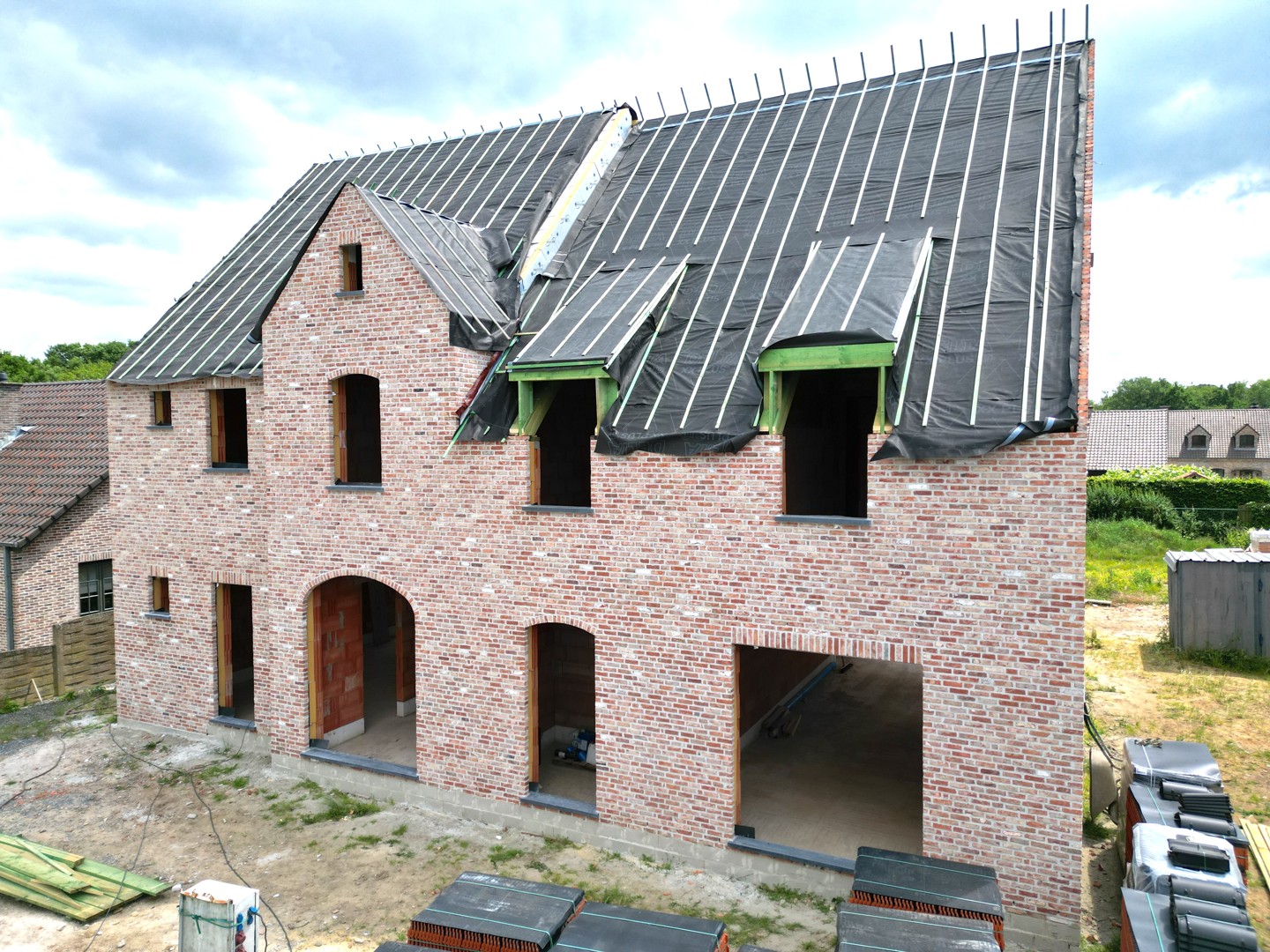 Ruime casco-nieuwbouwwoning met 3 slpk'ers op een perceel van 4a 33ca - foto 2