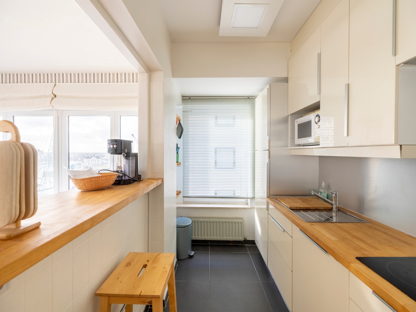 Zonnig, gemeubeld en instapklaar appartement vlak aan zee in Blankenberge - prachtig uitzicht - foto 4