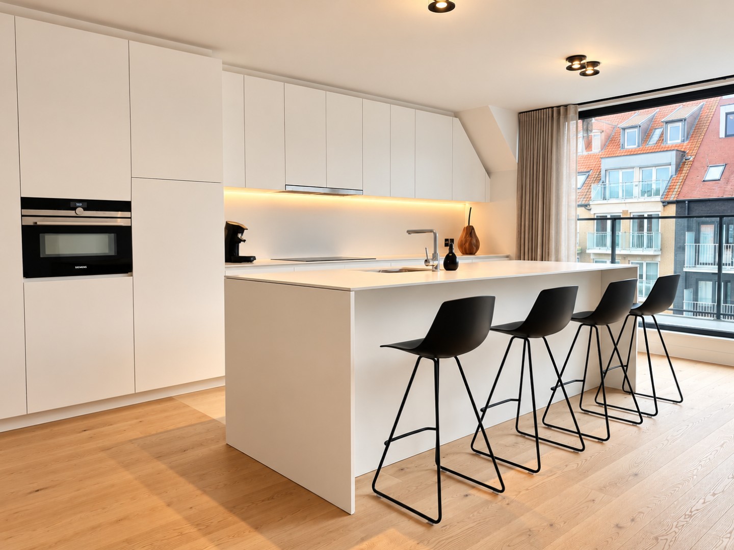 Prachtig afgewerkt duplex-appartement met 3 slaapkamers en zonnige terrassen in het centrum van Knokke. - foto 5