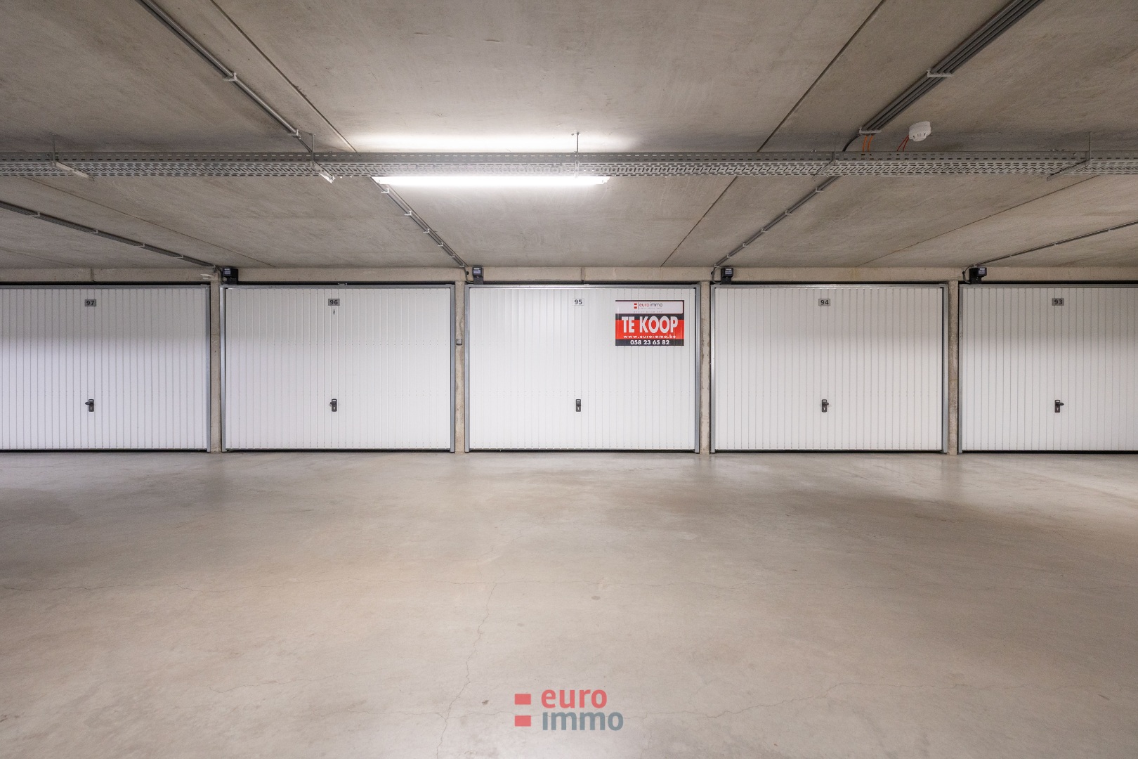 Garage for sale in Nieuwpoort - photo 1