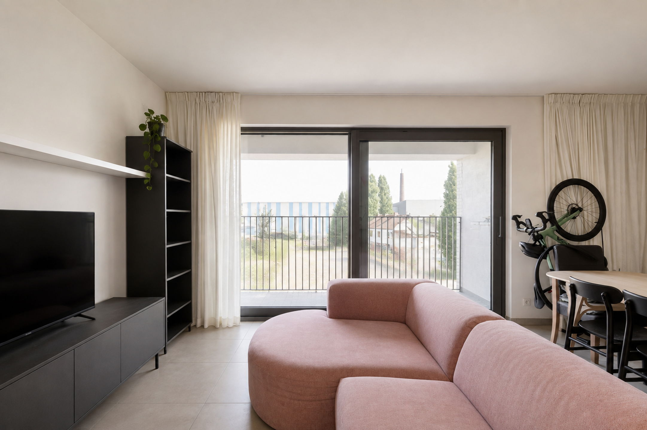 Recent appartement met terras en vrij zicht op het Handelsdok 64 m² | 1 slaapkamer | 3e verdieping | westgericht terras | EPC A — 38 kWh/m² | bouwjaar 2023 - foto 5