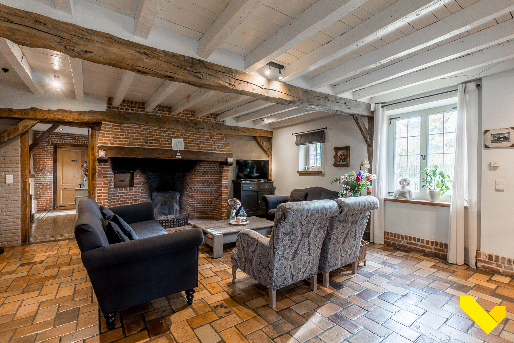 Unieke authentieke langgevelhoeve op uitzonderlijk perceel. - foto 4