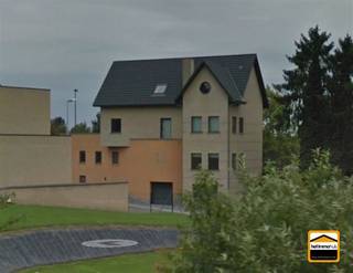 Gemengd gebouw met vele mogelijkheden nabij het centrum van Borgloon Dit gemengd gebouw treffen we aan in Borgloon, gelegen nabij de...