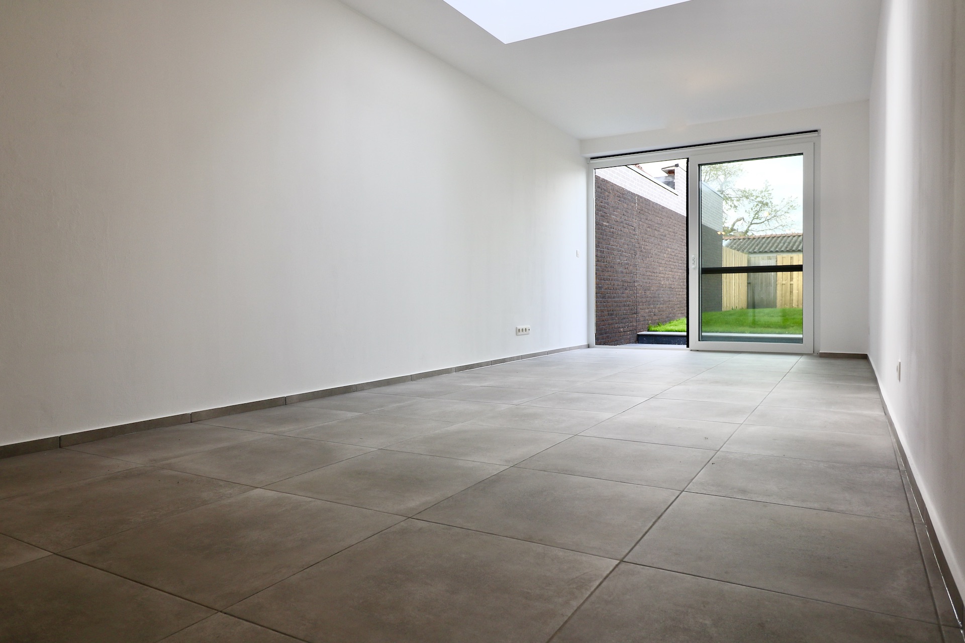 Nieuwbouwwoning met 3 slpk, 2 badk, terras en tuin- Nieuwbouw aan 2% registratie? Het kan! Voor 349.000 EUR - foto 4