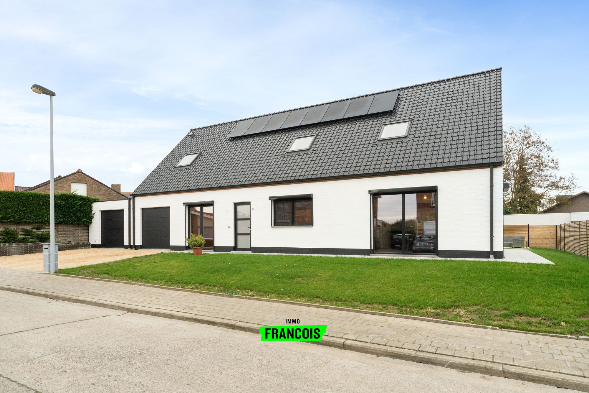 Uitzonderlijk ruime instapklare woning met 6-7 slaapkamers te Hooglede - foto 2