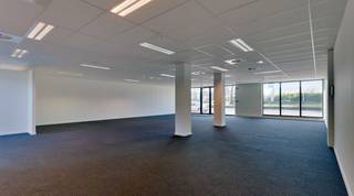 In Wilrijk wordt een moderne retailruimte van 203 m² aangeboden op de gelijkvloerse verdieping.De ruimte is onmiddellijk beschikbaar en biedt een...