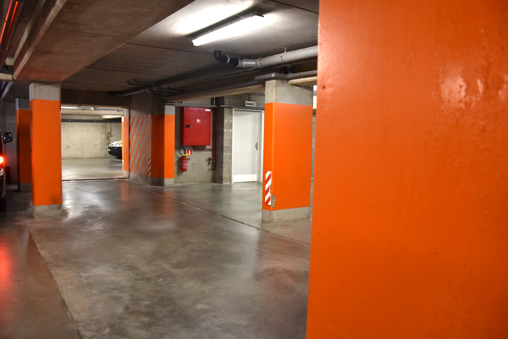 Place de parking à louer. - photo 3