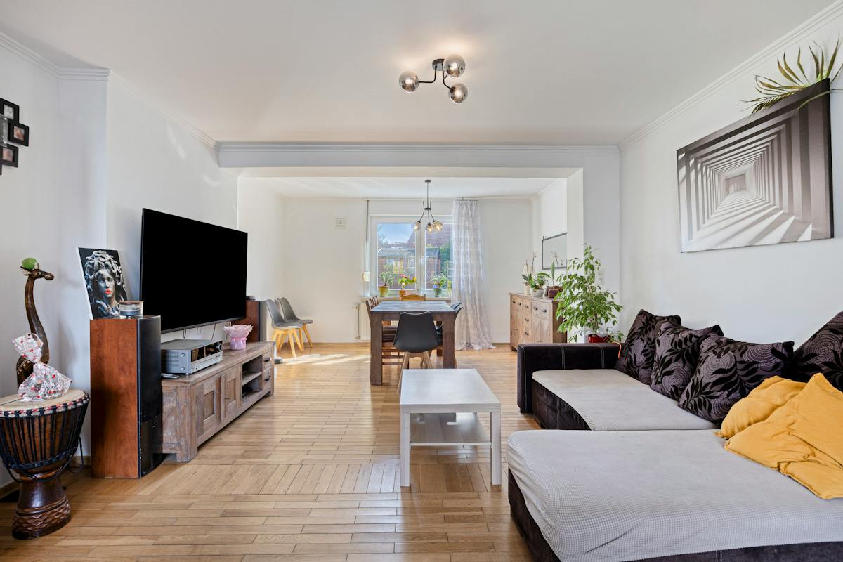 Ruime driegevelwoning met 4 slaapkamers, 2 badkamers, tuin en parking op uitstekende ligging te Vilvoorde en vlakbij Strombeek - foto 5
