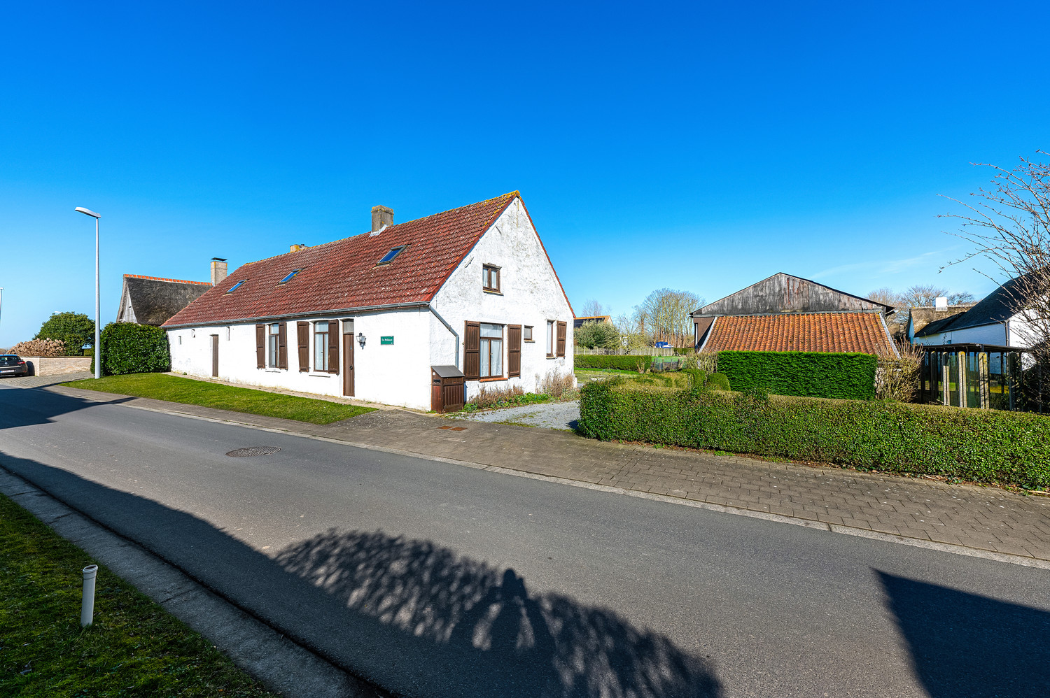 Te renoveren hoeve / projectgrond op 2.587 m² in Hoeke bij de Damse Vaart - foto 2