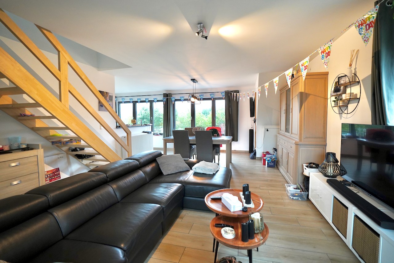 Prachtig appartement MET GARAGE in het rustige landelijke OOSTEEKLO ! - foto 3