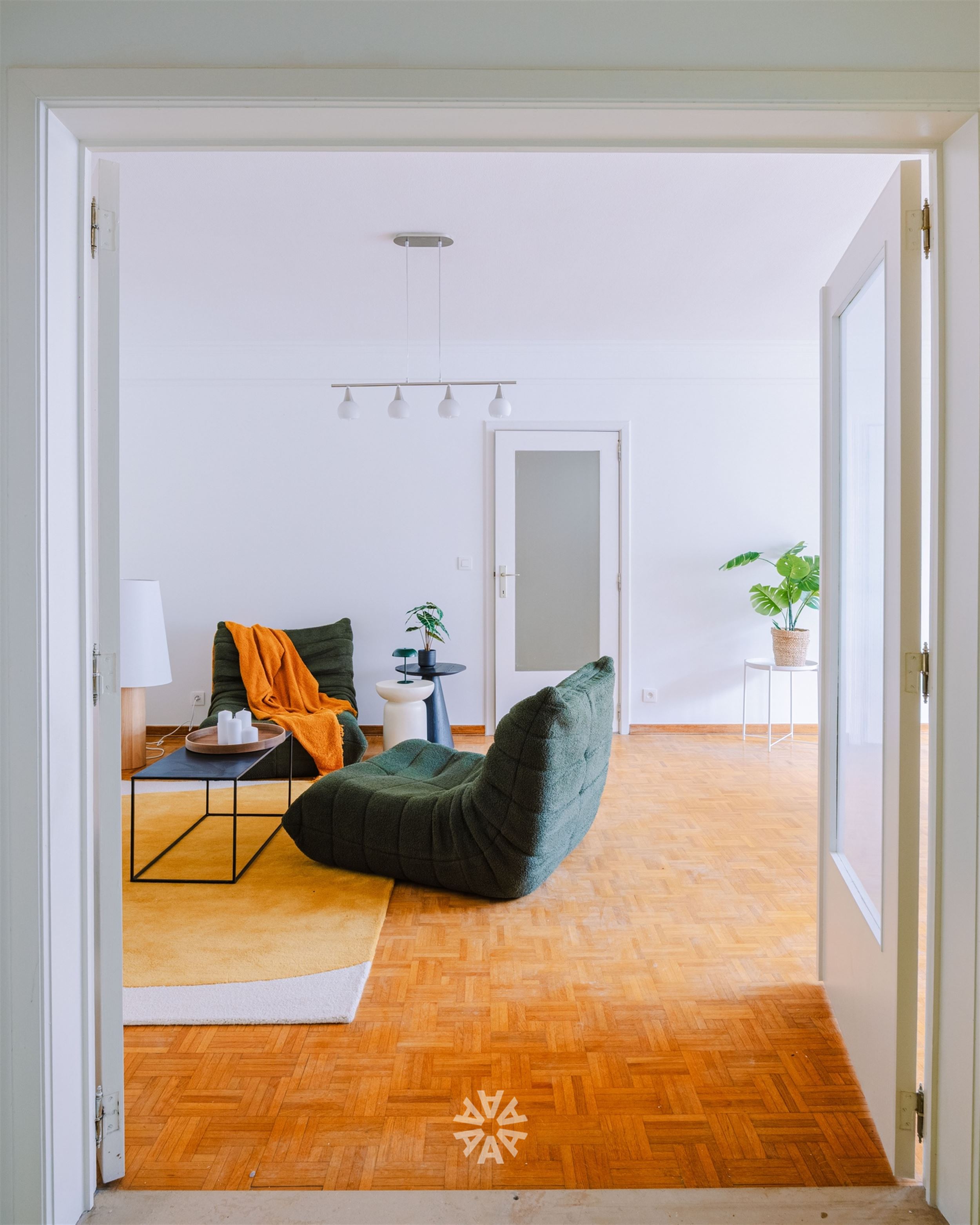 Klassevol twee slaapkamer-appartement met authentieke charme - foto 4