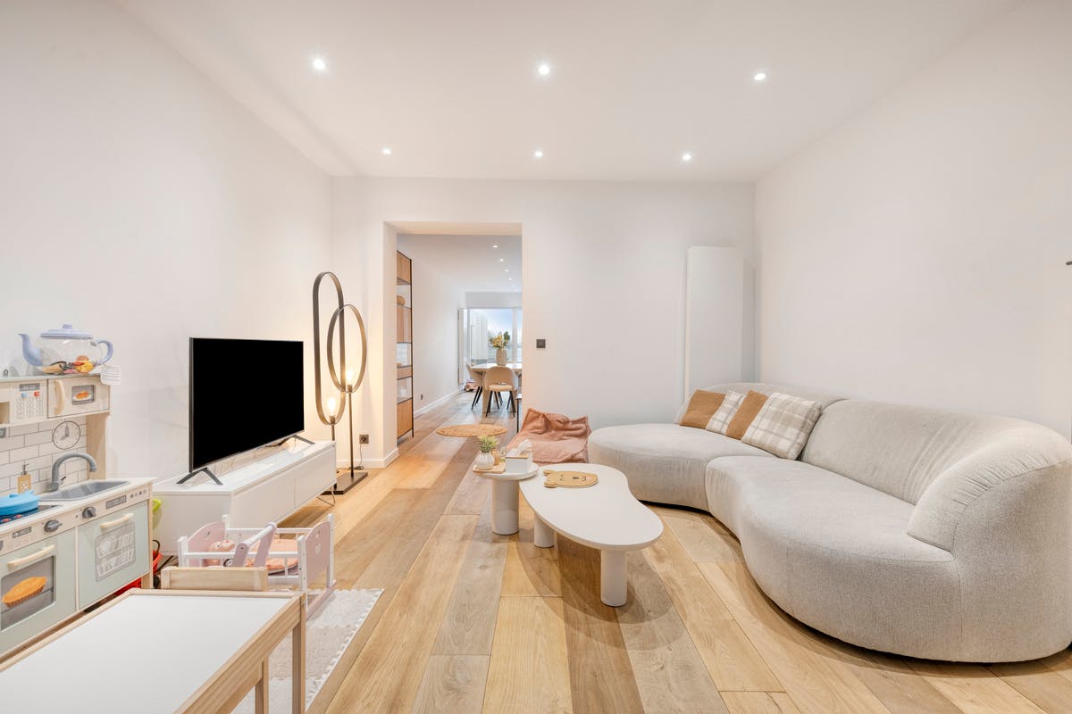 Ready to move in semi-detached house for sale in Bruges with spacious garden - photo 3