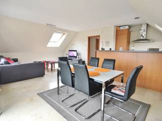 Idéalement situé à Jezus-Eik, spacieux et lumineux appartement de +/- 120m² au 2ème étage d'un bel immeuble construit en 2003. Proximité immédiate...