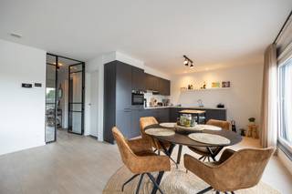 Dit nieuwbouwappartement bevindt zich op een centrale locatie nabij het centrum van Stabroek en combineert een praktische indeling met...