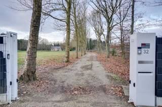 UNIEK LANDHUIS MET TOPLIGGING OP 2,55 HECTAREDit prachtige landhuis is gelegen op een unieke locatie te Zolder. Van hieruit heeft u een goede...