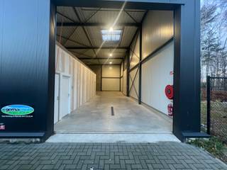 Recente KMO-unit gelegen op de industriezone Genk-Noord, vlakbij de op- en afritten 30 en 31 van de E314. Deze unit heeft een oppervlakte van...