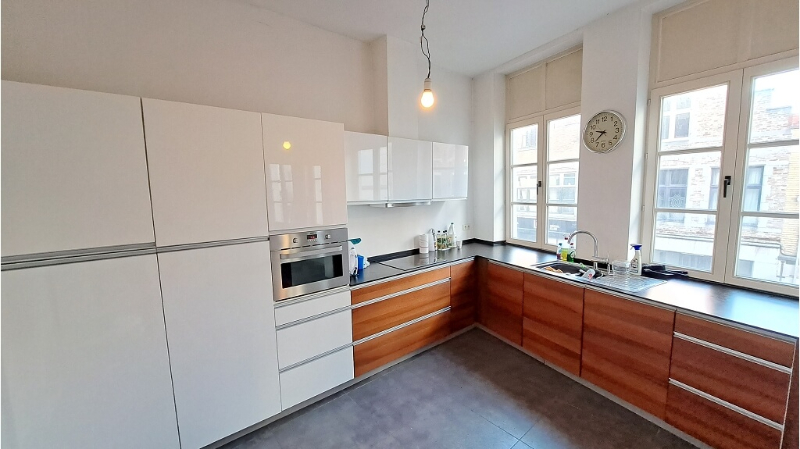 Ruim duplex-appartement te huur in het centrum van Brugge ( op 150m van Markt ) - photo 3