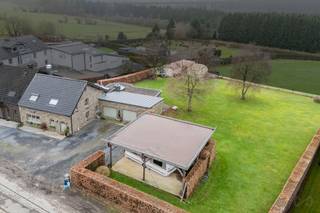 Dit elegante huis in lokale natuursteen, gelegen in het hart van het dorp Bernister, valt meteen op door zijn authenticiteit en natuurlijke...
