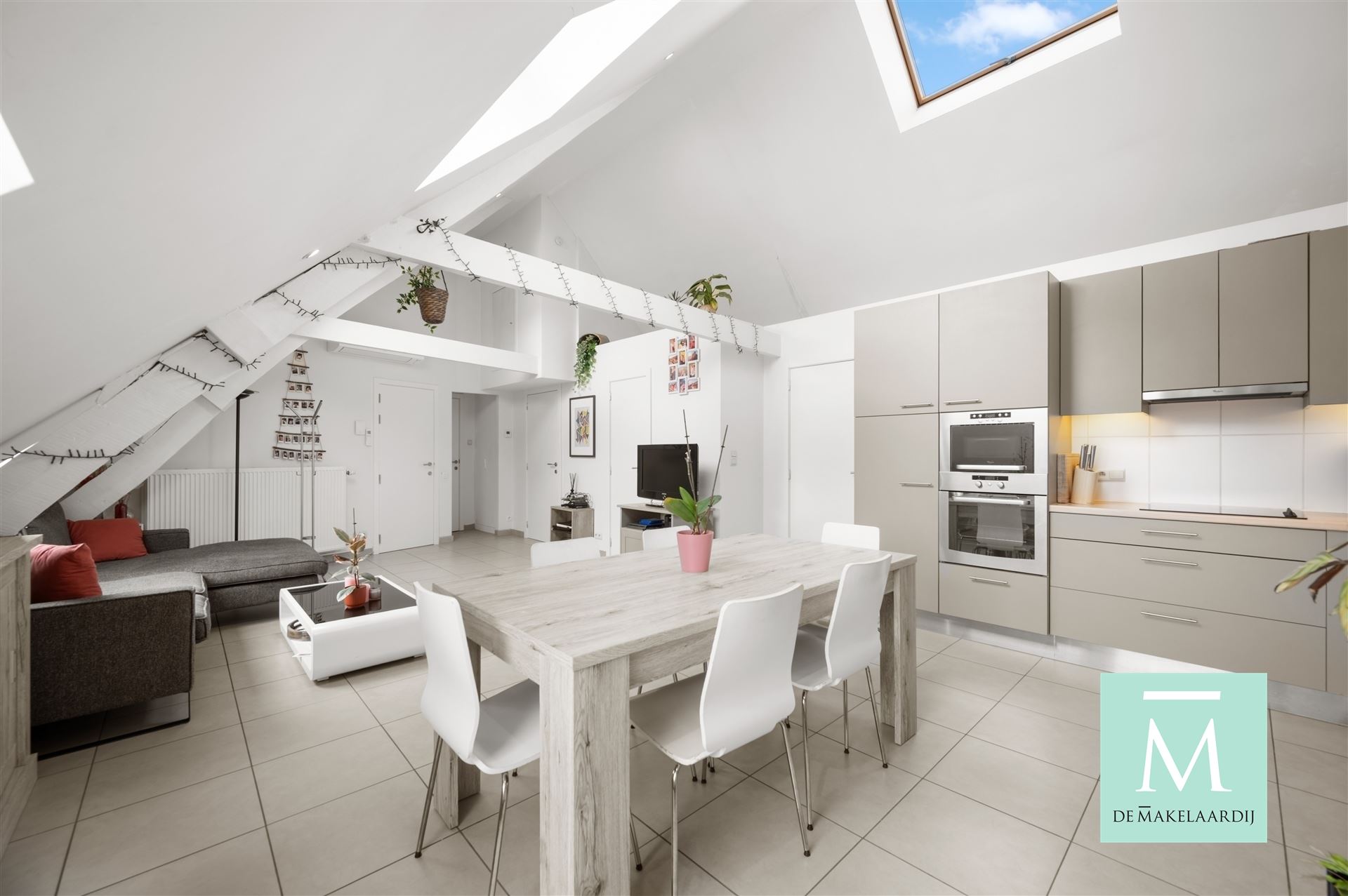 Uiterst charmant appartement met 2 slaapkamers op toploactie! - foto 2