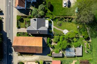 Deze split-level woning in Kalmthout-Achterbroek combineert een centrale ligging met verrassend veel ruimte en mogelijkheden. De woning beschikt...