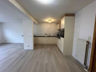 Spacious and bright 2-bedroom apartment in small apartment building in Welle.This spacious apartment is located on the second floor and enjoys...