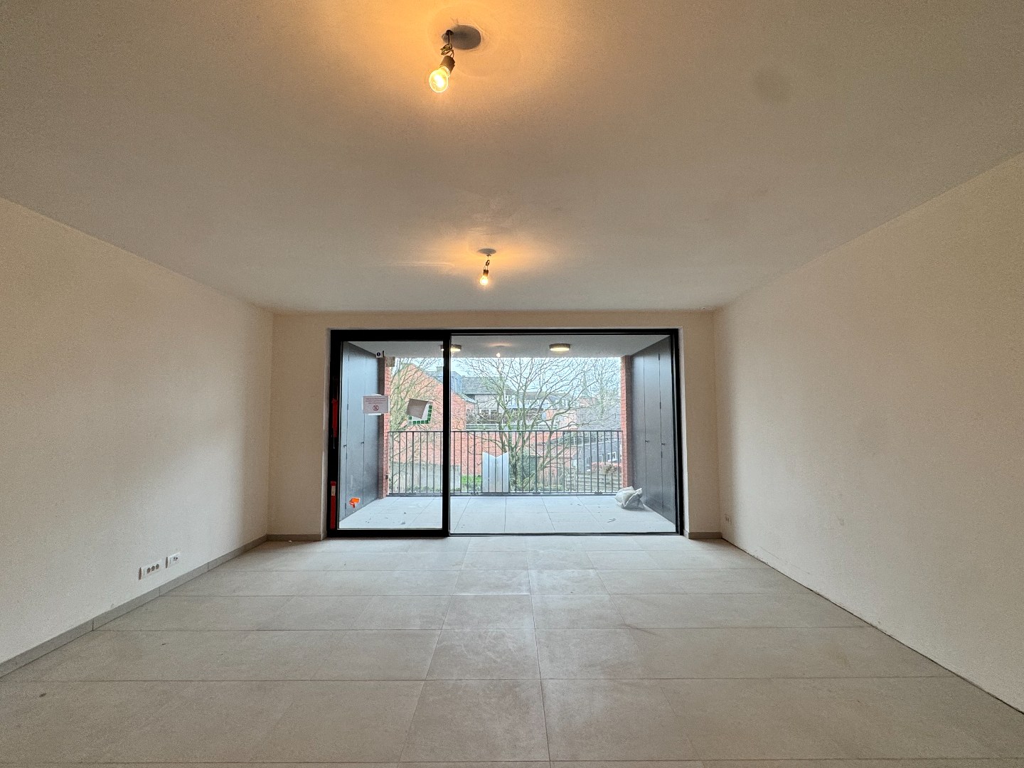 Nieuwbouwappartement met één slaapkamer, terras en ondergrondse autostaanplaats te koop in Zulte - foto 4