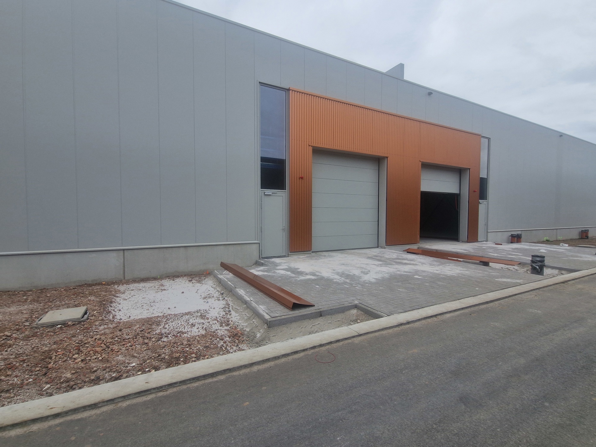 Commercial for sale in Heist-Op-Den-Berg - photo 1