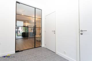 Stijlvolle, energiezuinige nieuwbouwwoning op toplocatie in BuggenhoutOorspronkelijk één huis maar volledig heropgebouwd en opgedeeld in twee aparte,...