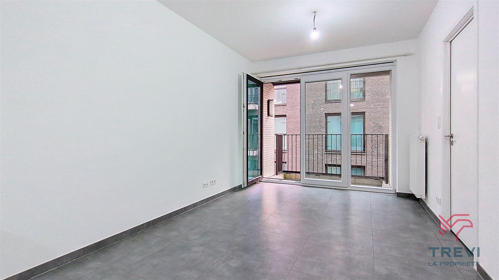 Appartement te huur in Charleroi met 1 slaapkamer - foto 2