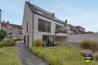 IDEAAL INVESTERINGSAPPARTEMENT MET GOED RENDEMENT    Dit recente, gelijkvloerse appartement is gelegen in Residentie Emiel, een modern complex uit...