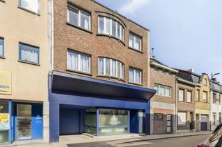 Bent u op zoek naar een unieke combinatie van wonen en werken? Dit veelzijdige pand biedt tal van mogelijkheden, zowel voor zelfstandigen als...