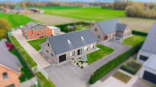 TE KOOP – Villa + Atelier / Werkplaats met uitzonderlijk potentieel in ZerkegemOPENHUIZENDAG 29/11: 11u-16u & 30/11: 14u-16uSTARTPRIJS: Elk bod boven...