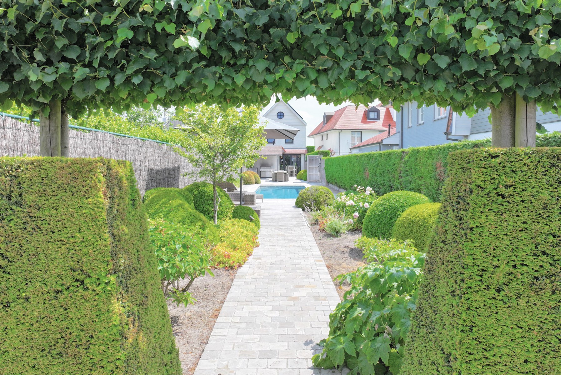 Instapklare moderne woning met zwembad en topafwerking - foto 1