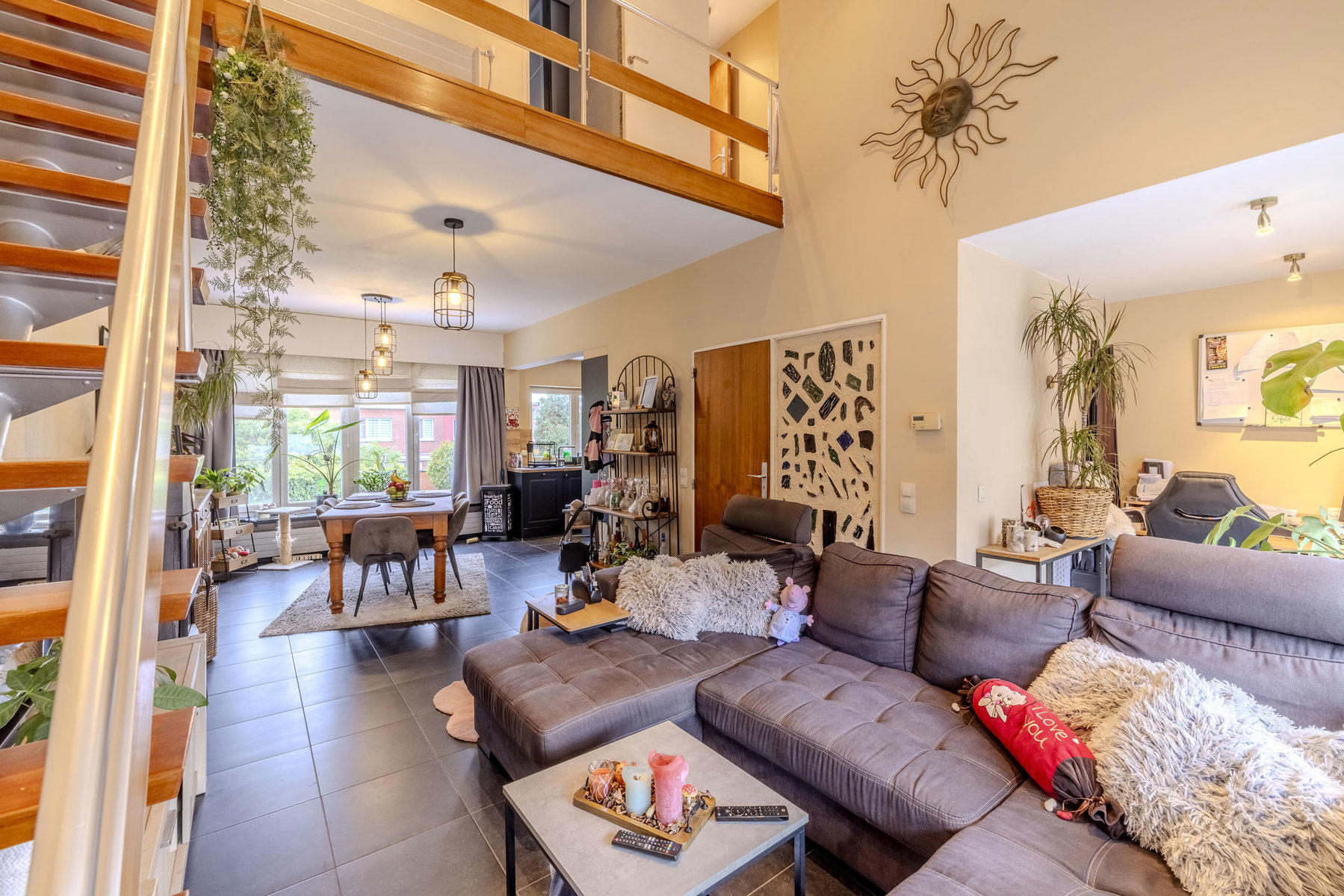 Ruime bel‑étage woning met 3 slaapkamers, garage en tuin - foto 4