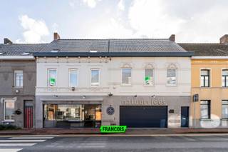 Ontdek dit prachtig pand met veel mogelijkheden in de Statiestraat 147 te Lichtervelde.Met een royale oppervlakte van 467 m² die twee appartementen...